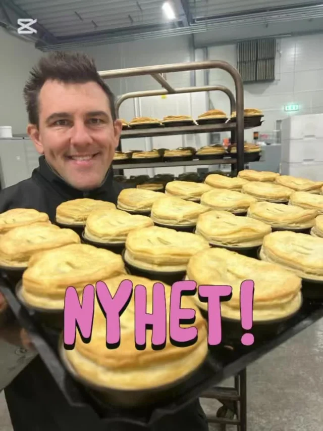 Äntligen fredag och vilken bra dag att berätta att om några få veckor lanserar vi en kanongod nyhet!! 🥧🥧

Den är fortfarande lite hemlig så det är ingen som vet vilken smak det blir (nåväl nästan ingen 😉)! 

Vi längtar och kan knappt vänta att dela den goda nyheten med alla er! 💫 

Inom kort presenterar vi vår nya polare och förhoppningsvis er nya favorit!

Trevlig helg säger vi så länge och may the Pies 🥧 be with you! 🏃‍♂️🤸‍♂️🥳 🥧🥧

Churrrr